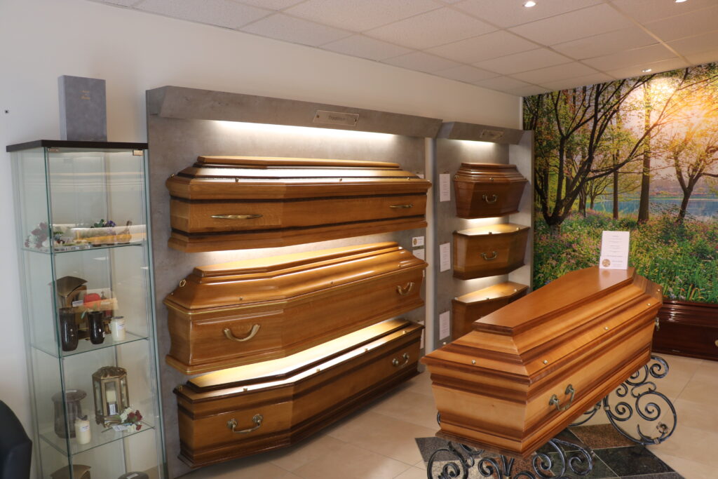 Exposition de cercueils agence de Champagne-sur-Seine